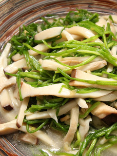 【厚生廚房】水蓮炒菇菇 的食譜成品照片