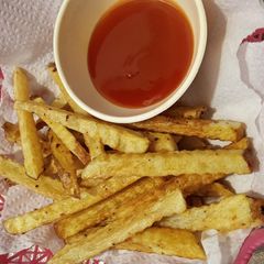 A picture of Crispy crinkle fries 🍟😋.