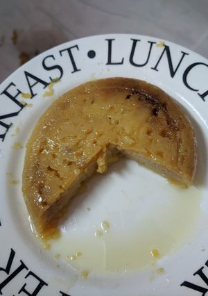 Una foto de Flan en el microondas