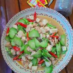 A picture of Oseng labu tempe tahu semangit teri medan pete.