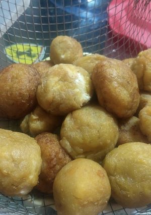 Una foto de Bolitas de Plátano Macho rellenas de queso