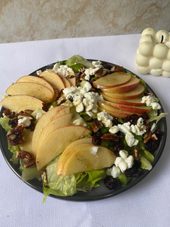Una foto de Ensalada de manzana 🍎