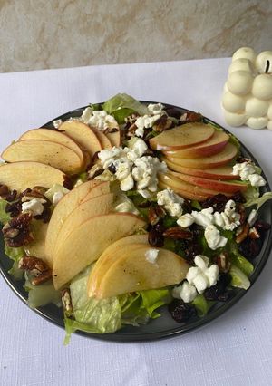Una foto de Ensalada de manzana 🍎