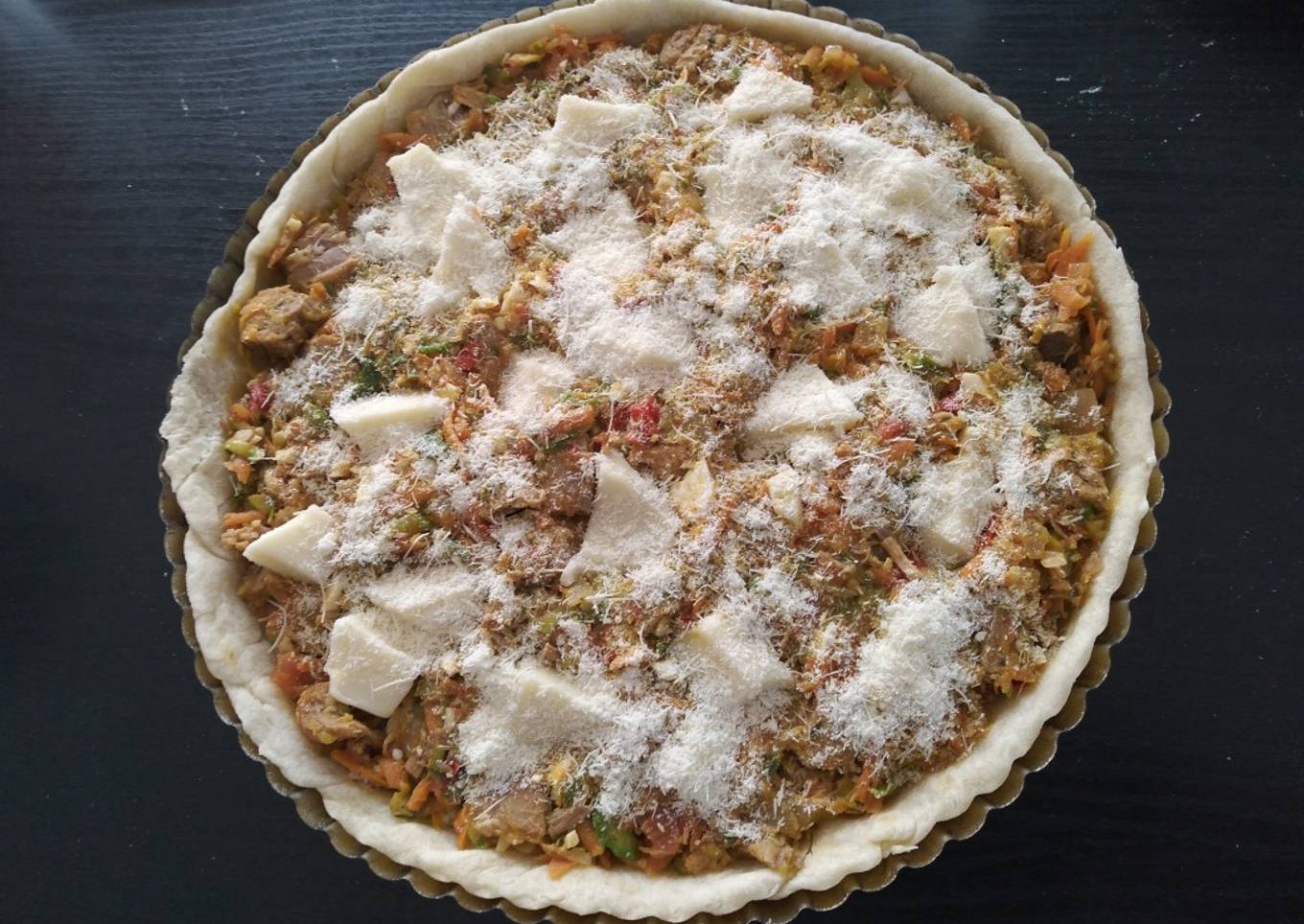 Tarta de bondiola con zanahorias, zapallitos y demás sobras