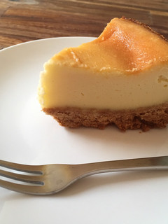 A picture of Japanese baked cheesecake.