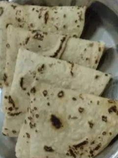 A picture of Roti.