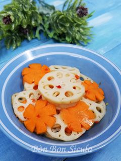 Hình của món Củ Sen ngâm Chua Ngọt.