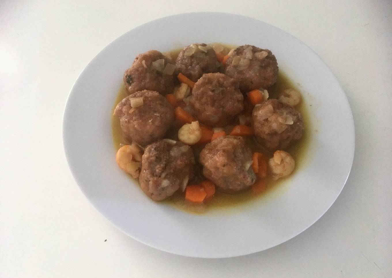Albóndigas de choco con salsa de gambas