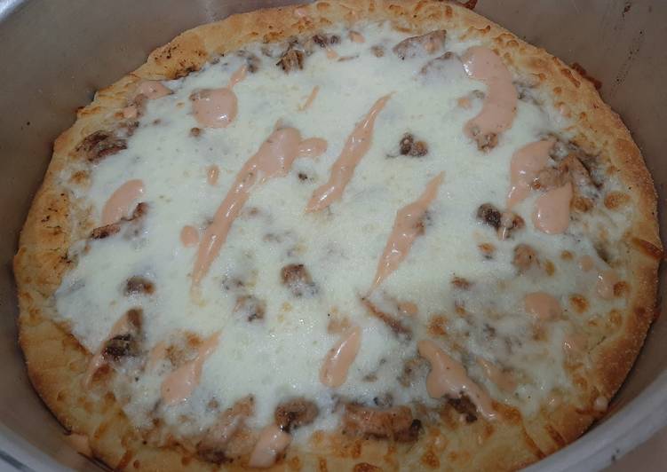 بيتزا بالدجاج و صلصة الرانش 🍕