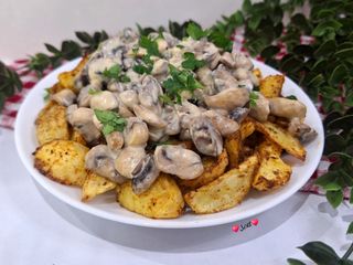 سیب زمینی تنوری با سس قارچ 😋