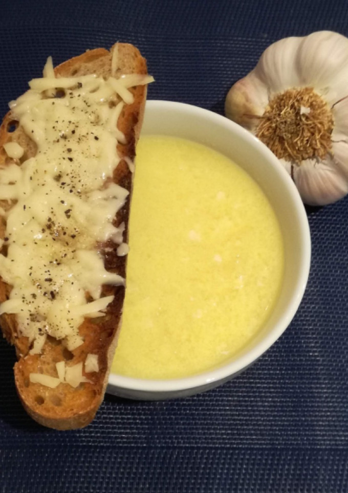 Una foto de Sopa de ajo