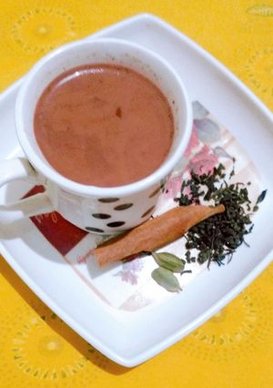 कश्मीरी नून चाय (Kashmiri Noon Chai Recipe In Hindi) रेसिपी मुख्य फोटो
