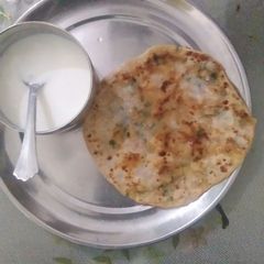 A picture of Aloo paratha.