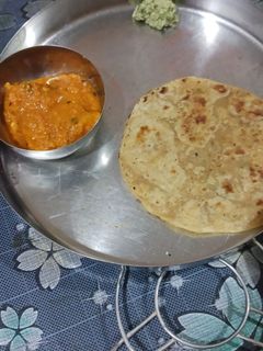 દમ આલુ (Dum Aloo Recipe In Gujarati) રેસીપી મુખ્ય ફોટો