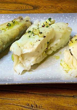 Una foto de Rape al horno con ajada
