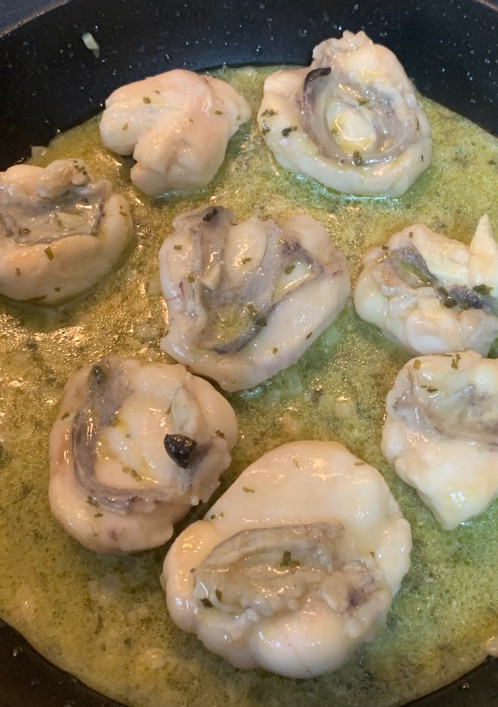 Una foto de Kokotxas de rape en salsa verde