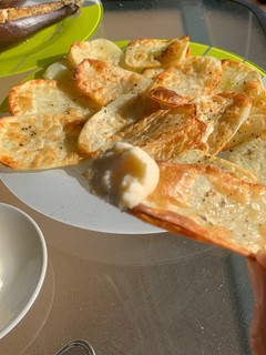 Una foto de Patatas al horno con mayonesa light, sin aceite y sin nada que envidiar 😉