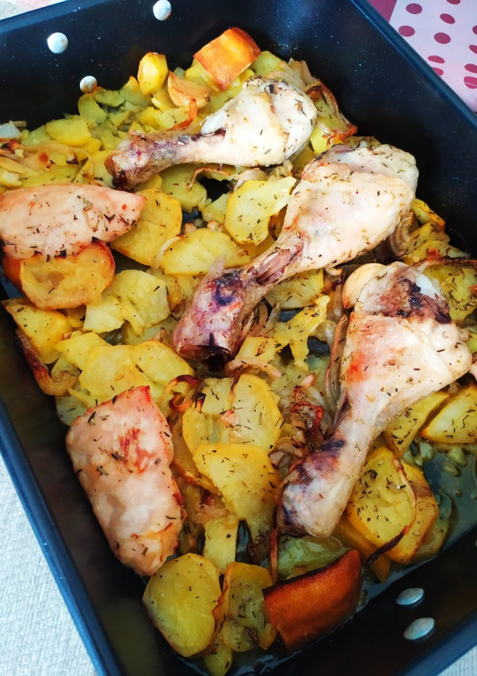 Una foto de Pollo al horno (fácil y riquísimo)