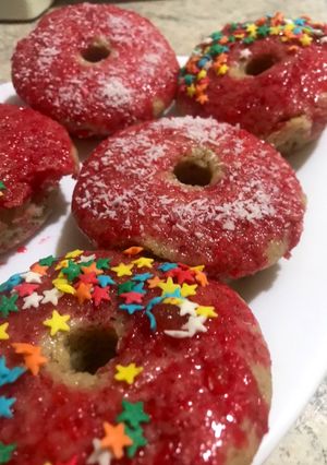 Una foto de Donuts de manzana y glaseado de miel