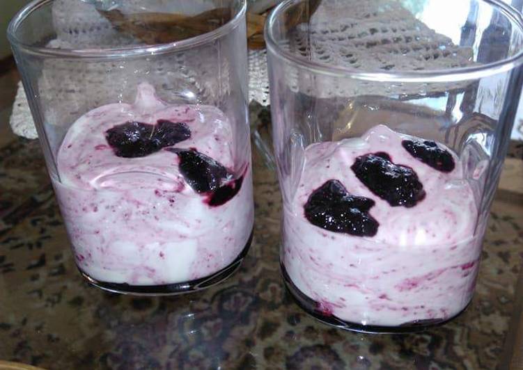 Mulberry cream pudding