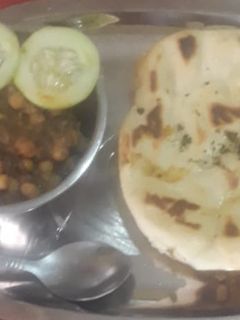 छोले कुलचे (chole kulche recipe in Hindi) रेसिपी मुख्य फोटो