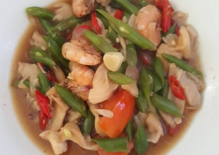 Tumis udang jamur saori lada hitam