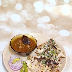 A picture of Amritsari Chole Kulche.