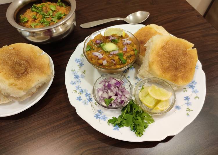 Recipe of Favorite Khada Pav Bhaji