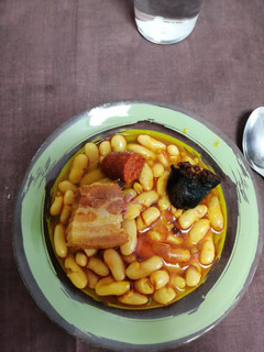 Una foto de Fabada asturiana