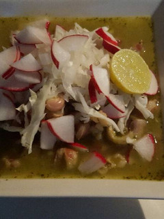 Una foto de Pozole verde de pollo