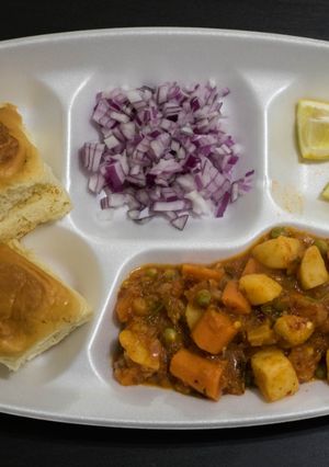 A picture of Mumbai Khada Pav Bhaji.