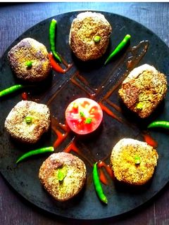लौकी के छिलके के पकोड़े (Lauki ke chhilke ke pakore recipe in Hindi) रेसिपी मुख्य फोटो
