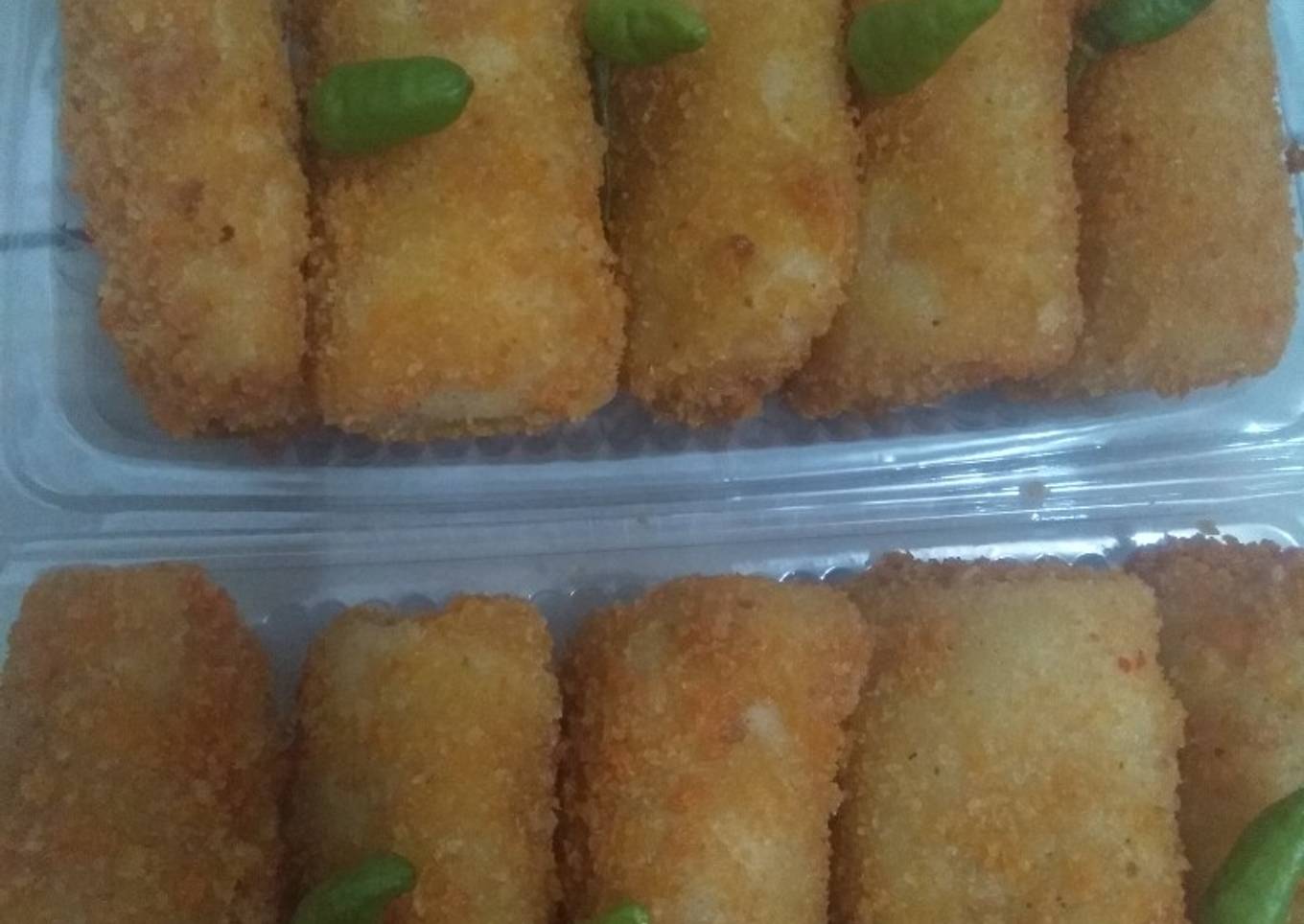 Risoles isi ayam suwir