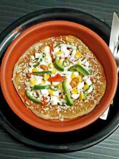 চটজলদি পিজ্জা (Chatjoldi Pizza recipe in bengali) রেসিপির প্রধান ছবি