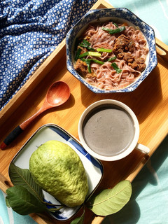 A picture of Brown Rice Noodles with Braised Beef.