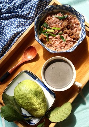Hình của món Mì gạo lứt thịt bò hầm.