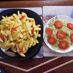 Fries with steamed cabbage #seasonalingredientscontest# A picture of Fries with steamed cabbage #seasonalingredientscontest#.
