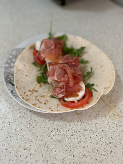 Una foto de Piadinas con jamón serrano