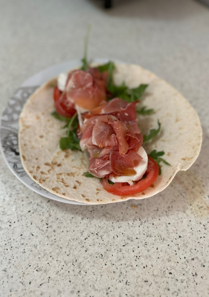 Una foto de Piadinas con jamón serrano