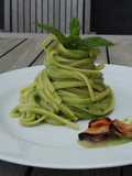 Linguine con crema di fave e cozze