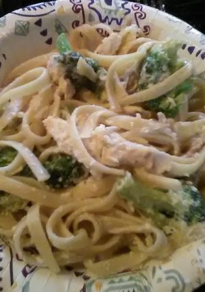 A picture of Broccoli Chicken Fettuccine Alfredo.