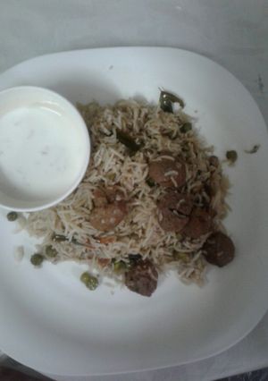 A picture of Soya chunks pulao (nutri nuggets).