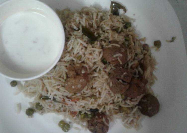 Soya chunks pulao (nutri nuggets)