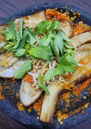 Foto resep Sambal Terong Kemangi Teri Medan ala dapur rumah 😋