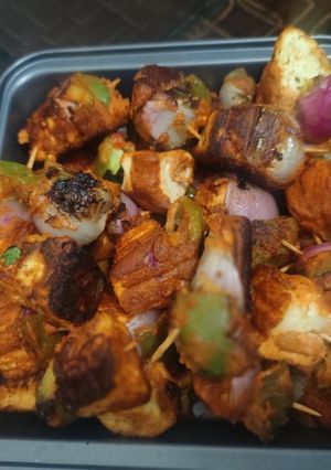 A picture of Grilled Paneer Tikka.