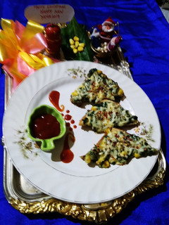 A picture of Creamy Spinach Corn Bread Pizza.