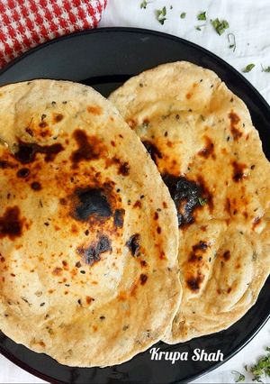 A picture of Whole wheat kasuri methi naan.