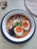 Ramen Instan toping Jamur Shimeji
