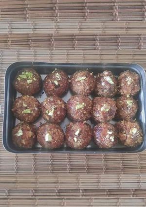 A picture of Oats Dry Fruits Ladoos 🟤.