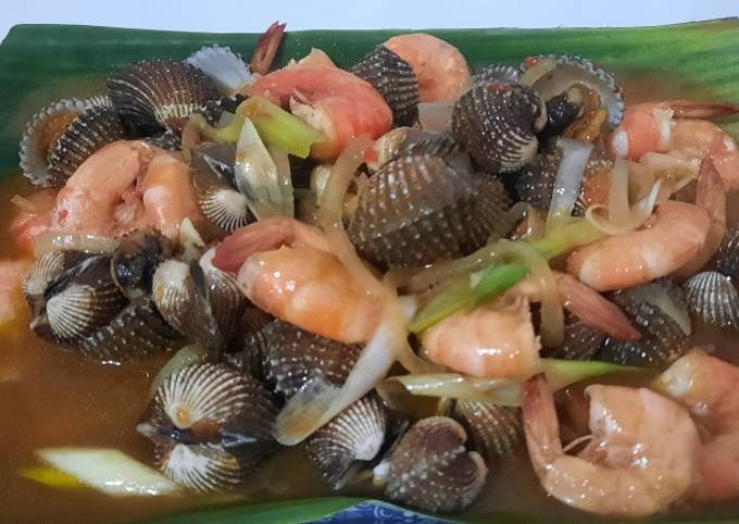 Kerang dan Udang Asam Manis